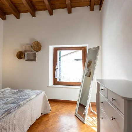 Blu Bed * 카스텔누보델가다