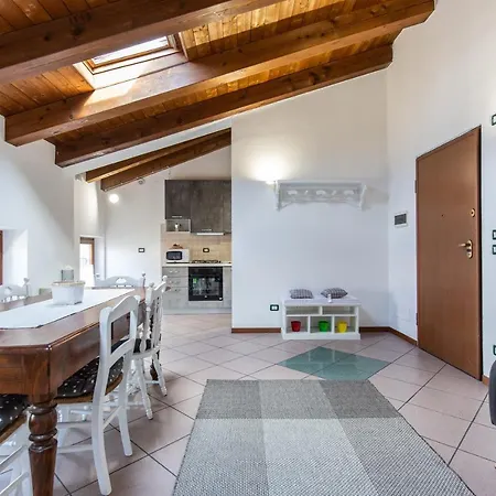 Blu Bed * カステルヌオーヴォ・デル・ガルダ